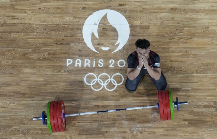 Lifter Indonesia Rizki Juniansyah Sabet 2 Emas dan Pecahkan Rekor Dunia